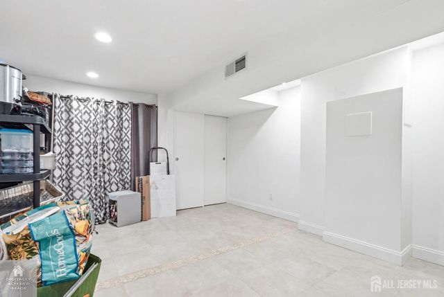 9 Talbot Street, Franklin, NJ 08873