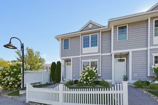 5 Jerome Rd 5, Tewksbury, MA 01876