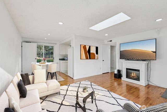 2434 SW 328th Street, Federal Way, WA 98023