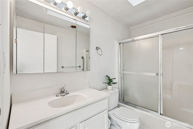 2434 SW 328th Street, Federal Way, WA 98023