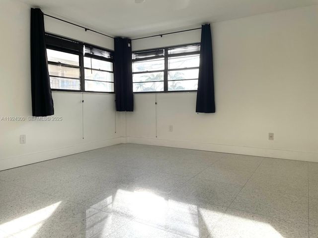 6424 Collins Ave 204, Miami Beach, FL 33141