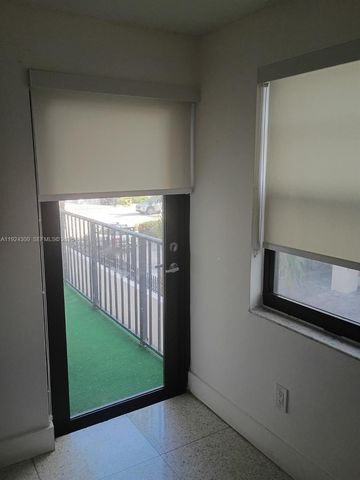 6424 Collins Ave 204, Miami Beach, FL 33141