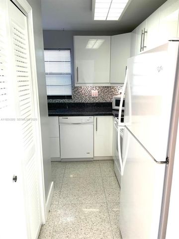 6424 Collins Ave 204, Miami Beach, FL 33141