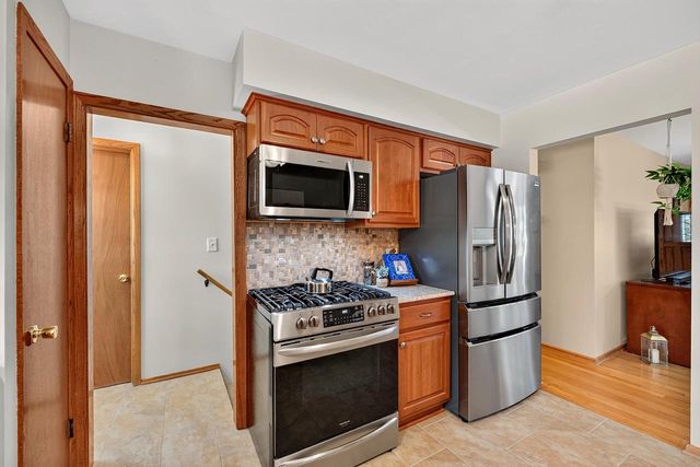 8020 49th AVENUE, Kenosha, WI 53142