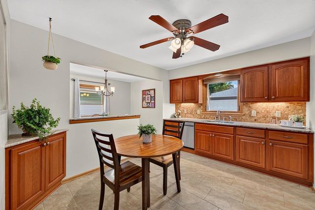 8020 49th AVENUE, Kenosha, WI 53142