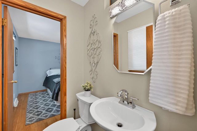 8020 49th AVENUE, Kenosha, WI 53142