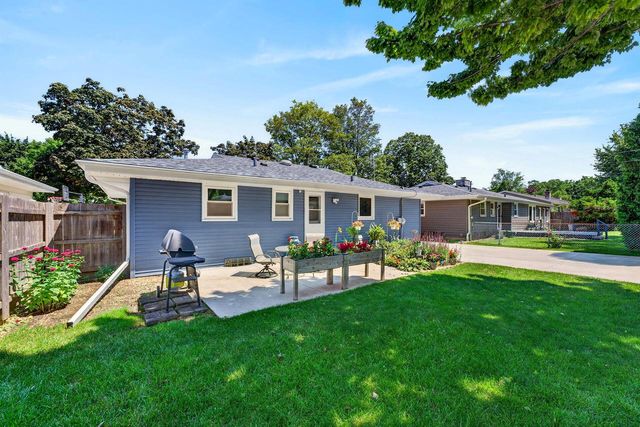 8020 49th AVENUE, Kenosha, WI 53142
