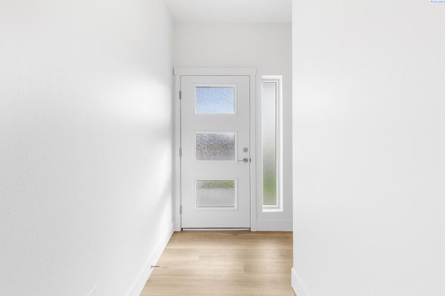 7518 Grapevine Ct, West Richland, WA 99353