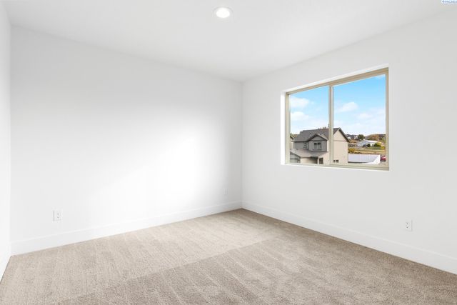 7518 Grapevine Ct, West Richland, WA 99353