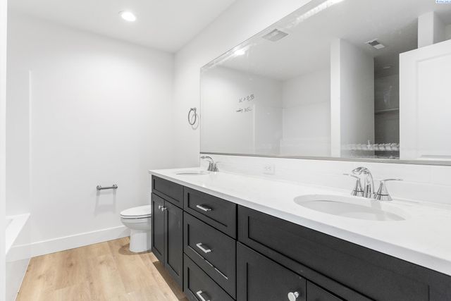 7518 Grapevine Ct, West Richland, WA 99353