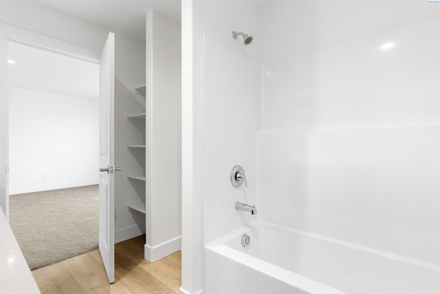 7518 Grapevine Ct, West Richland, WA 99353