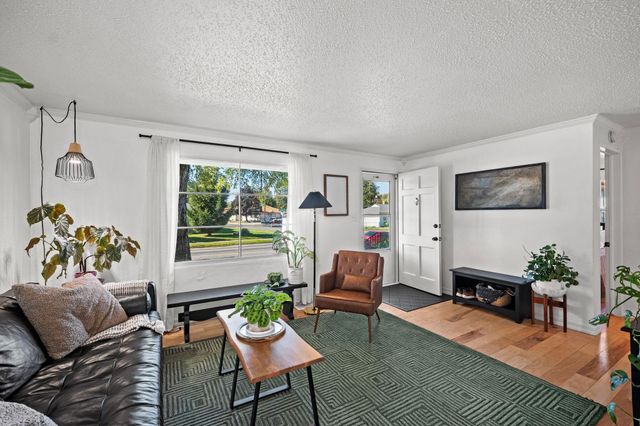 6020 N Douglas Dr, Spokane, WA 99205