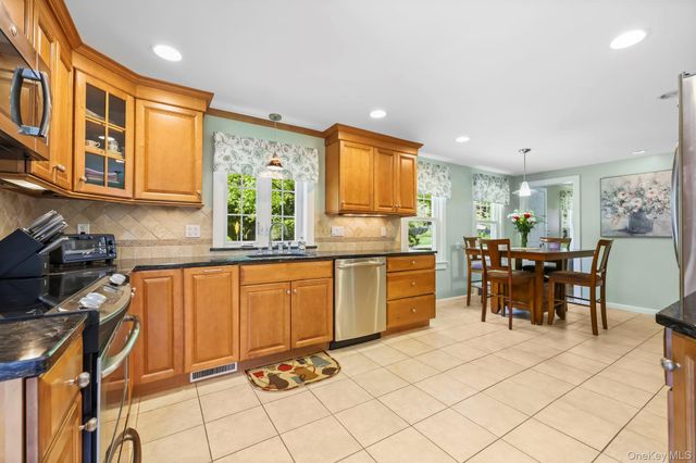 453 Smith Ridge Road, South Salem, NY 10590