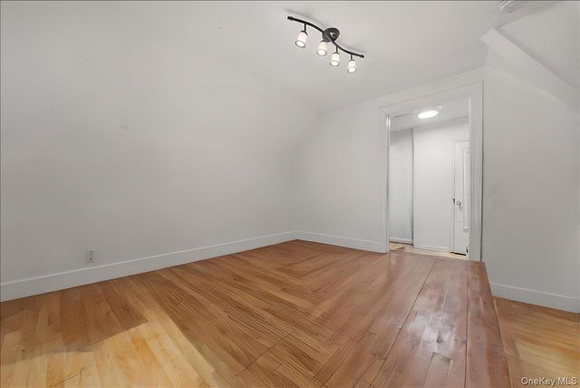 460 S 1st Avenue, Mount Vernon, NY 10550