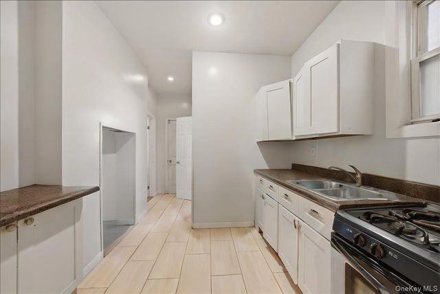 460 S 1st Avenue, Mount Vernon, NY 10550