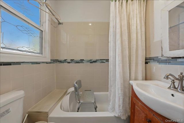 460 S 1st Avenue, Mount Vernon, NY 10550