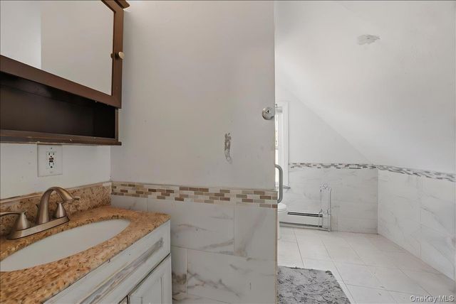 460 S 1st Avenue, Mount Vernon, NY 10550