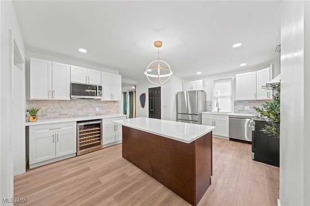 2276 W 41st Street, Cleveland, OH 44113