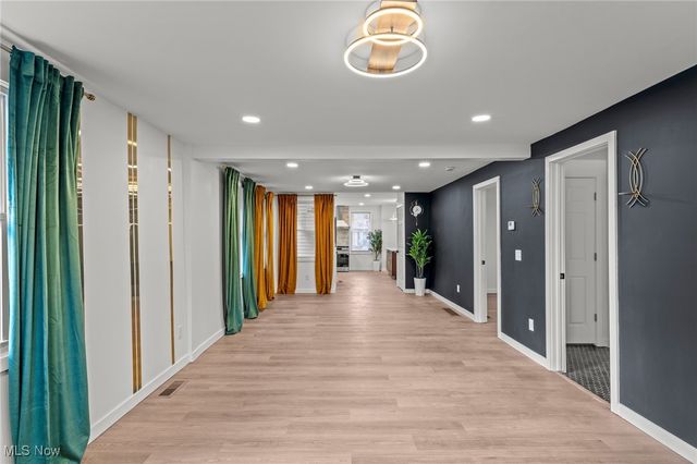 2276 W 41st Street, Cleveland, OH 44113