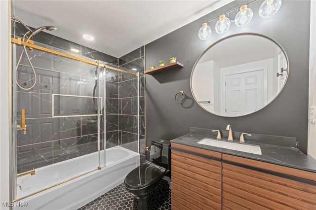 2276 W 41st Street, Cleveland, OH 44113