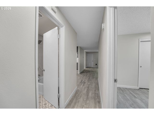 1829 Ne 23rd Ct, Hillsboro, OR 97124