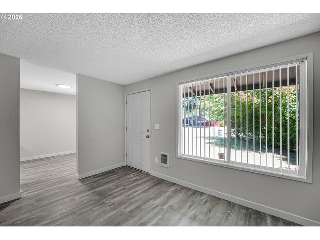 1829 Ne 23rd Ct, Hillsboro, OR 97124