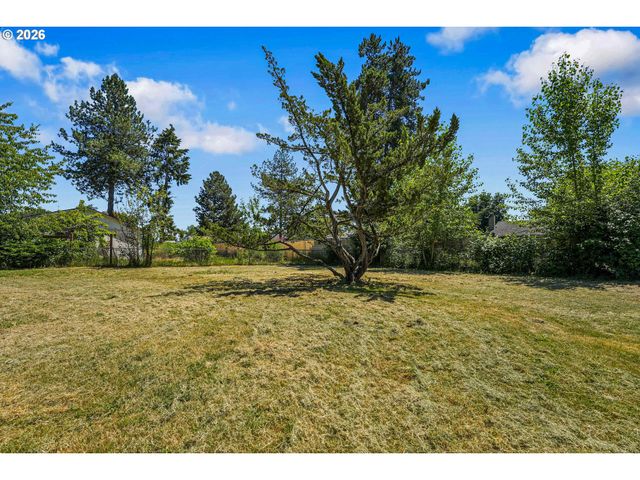 1829 Ne 23rd Ct, Hillsboro, OR 97124