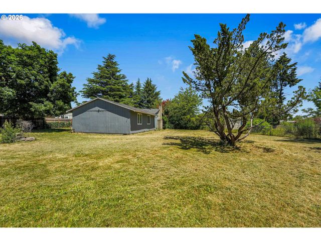 1829 Ne 23rd Ct, Hillsboro, OR 97124