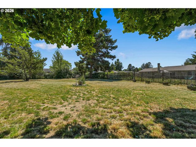 1829 Ne 23rd Ct, Hillsboro, OR 97124