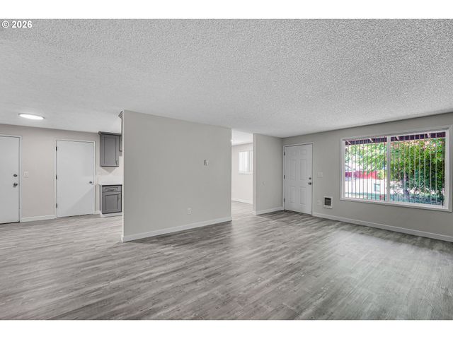 1829 Ne 23rd Ct, Hillsboro, OR 97124