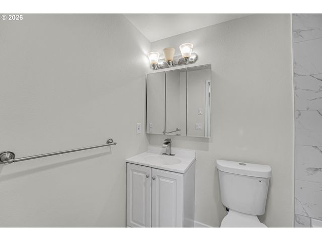 1829 Ne 23rd Ct, Hillsboro, OR 97124