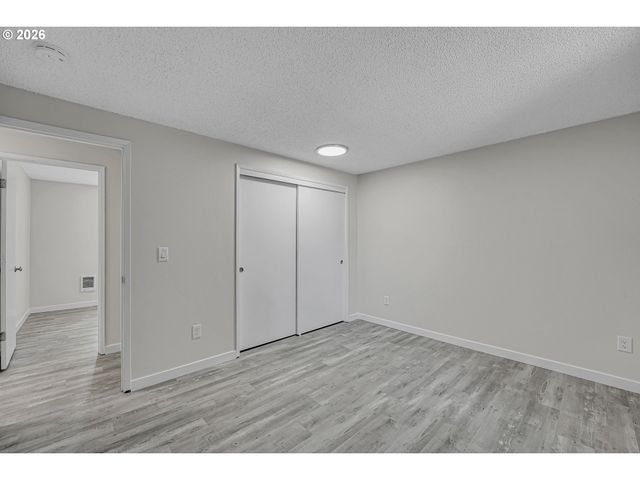 1829 Ne 23rd Ct, Hillsboro, OR 97124