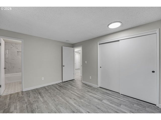 1829 Ne 23rd Ct, Hillsboro, OR 97124