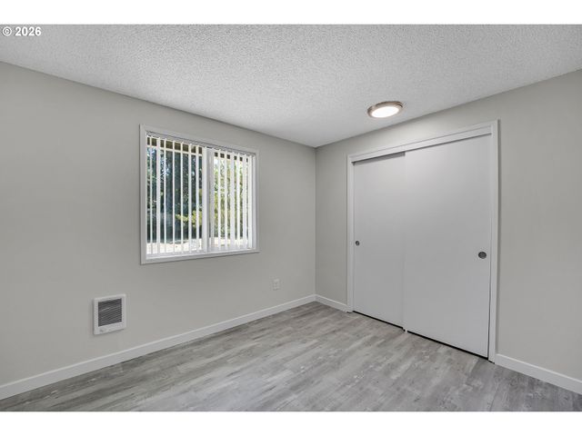 1829 Ne 23rd Ct, Hillsboro, OR 97124