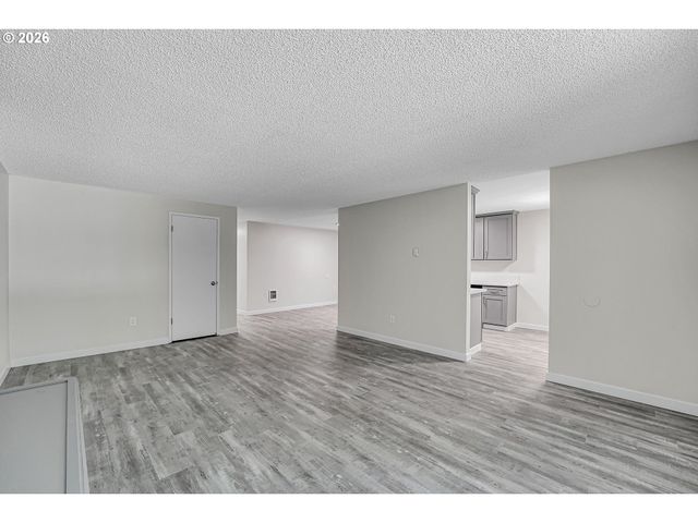 1829 Ne 23rd Ct, Hillsboro, OR 97124