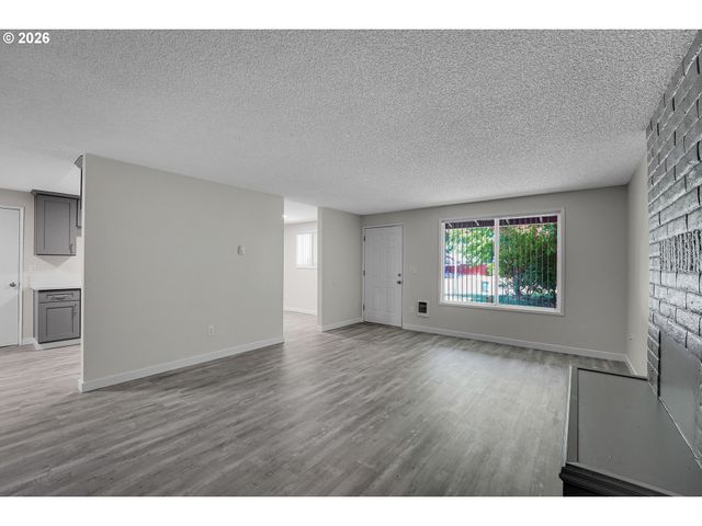 1829 Ne 23rd Ct, Hillsboro, OR 97124