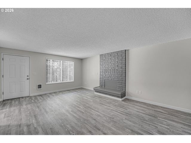1829 Ne 23rd Ct, Hillsboro, OR 97124