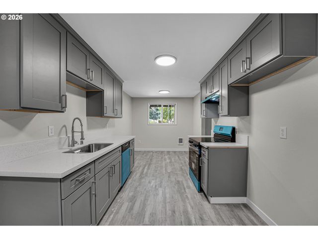 1829 Ne 23rd Ct, Hillsboro, OR 97124