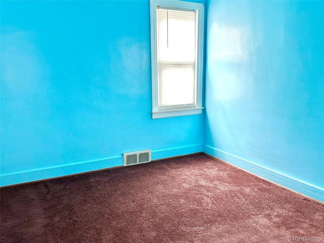 2135 Rome Avenue, Warren, MI 48091