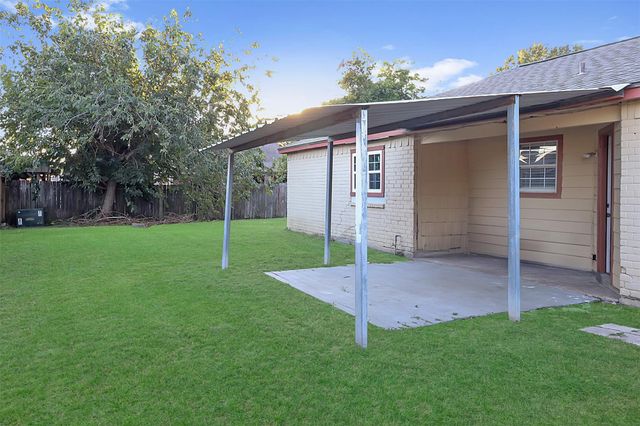 5313 Gayla Lane, Baytown, TX 77521