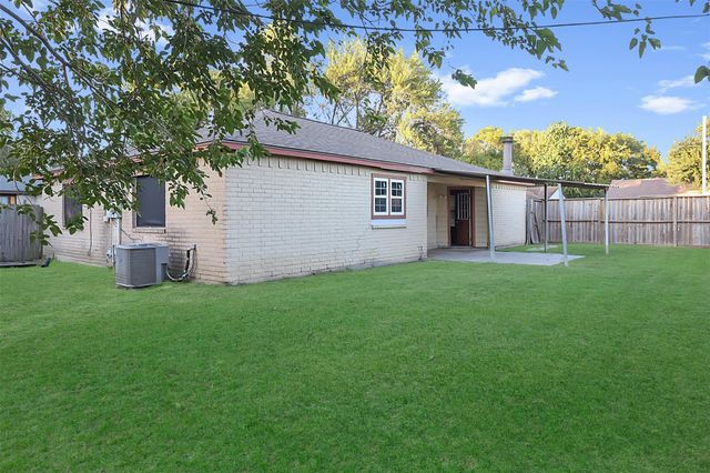 5313 Gayla Lane, Baytown, TX 77521