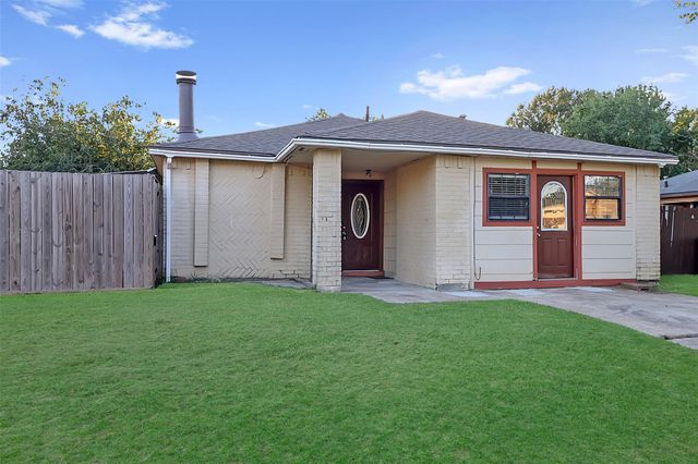 5313 Gayla Lane, Baytown, TX 77521