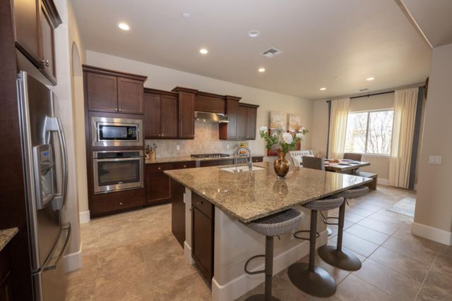 3205 Lexington Avenue, Clovis, CA 93619