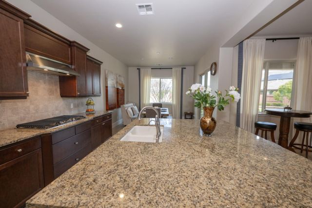 3205 Lexington Avenue, Clovis, CA 93619