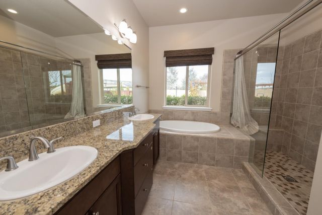 3205 Lexington Avenue, Clovis, CA 93619