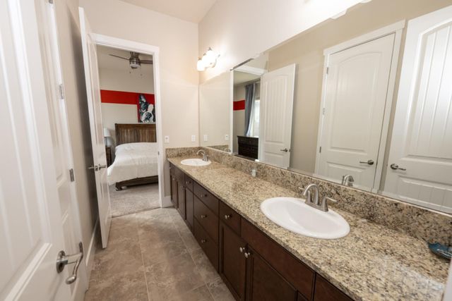 3205 Lexington Avenue, Clovis, CA 93619