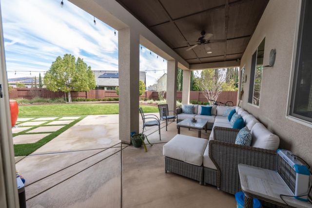 3205 Lexington Avenue, Clovis, CA 93619