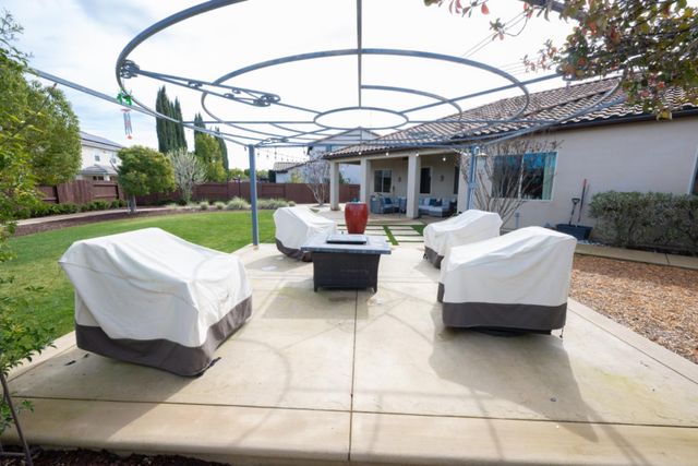 3205 Lexington Avenue, Clovis, CA 93619