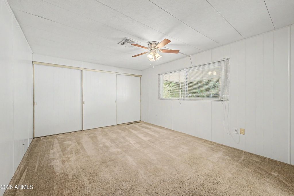 Image 15 of property listing at 10701 N 99TH Avenue 51, Peoria, AZ 85345