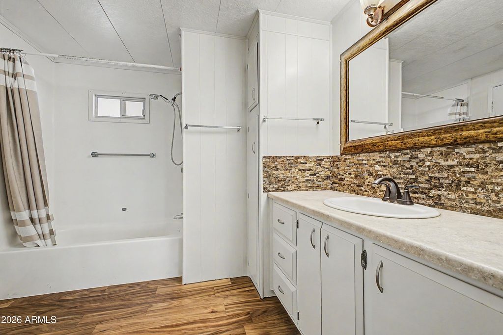 Image 16 of property listing at 10701 N 99TH Avenue 51, Peoria, AZ 85345